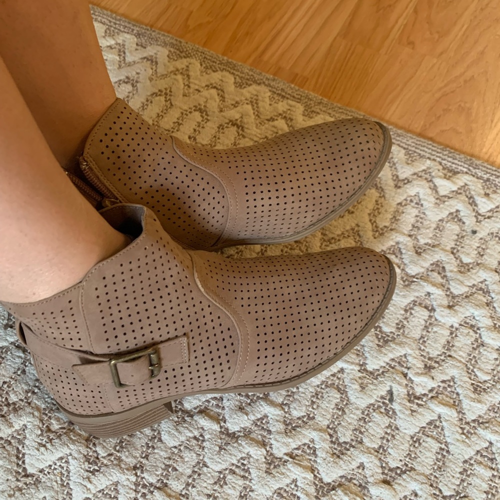 Ankle booties